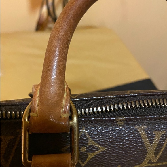 Authentic Louis Vuitton Monogram Alma
PM Bag in good condition all offers!!🥰 - Picture 10 of 16
